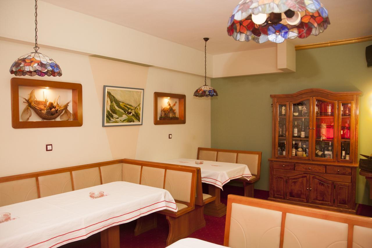 Taxi Bar Motel Bosanska Gradiska Esterno foto